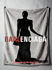 BALENCIAGA Stylish Flannel Sofa Throw Blanket for Wall Decor BA052